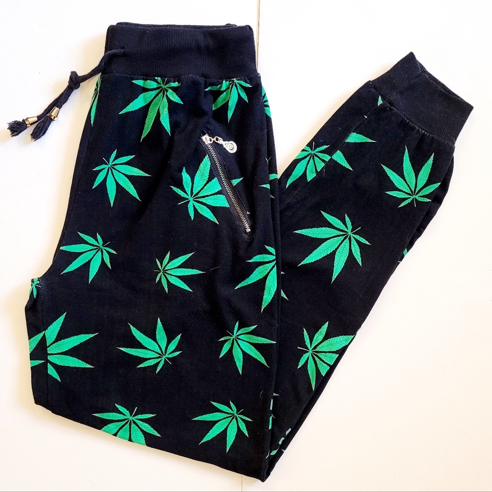 Black+Green Leaf Print Joggers
